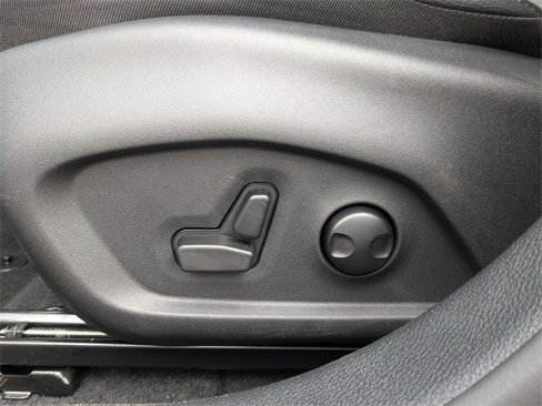 New 2025 Jeep Compass Limited image 17