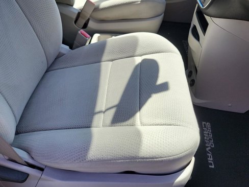 Used 2013 Dodge Grand Caravan SE image 33