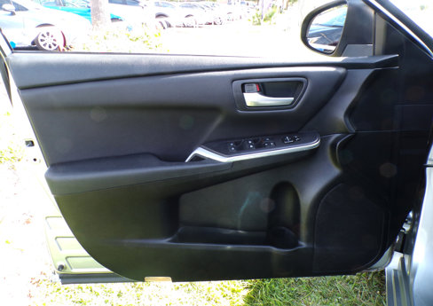 Used 2017 Toyota Camry SE image 29
