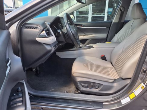 Used 2022 Toyota Camry SE image 17
