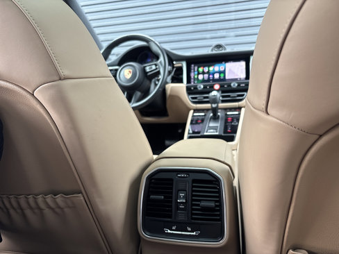 Used 2024 Porsche Macan image 19