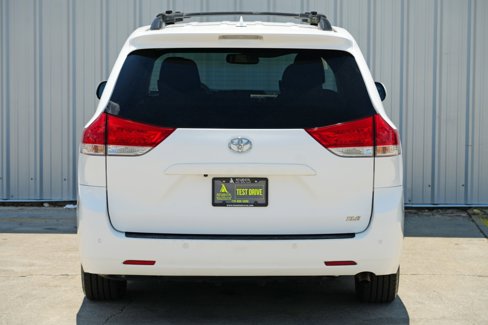 Used 2011 Toyota Sienna XLE image 49