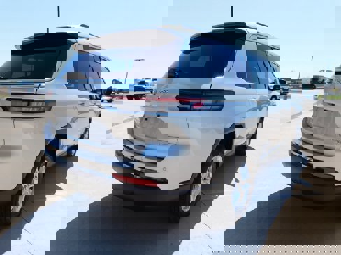 New 2025 Jeep Grand Cherokee L Laredo w/ Luxury Tech Group I image 6