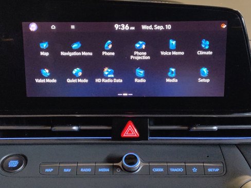 Used 2024 Hyundai Elantra SEL image 25