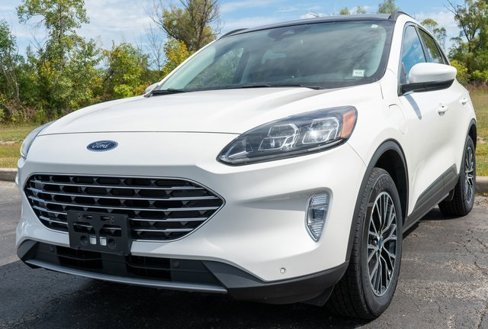 Used 2022 Ford Escape Titanium w/ Class II Trailer Tow Package image 1