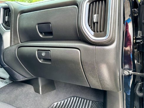 Used 2020 Chevrolet Silverado 1500 LT w/ Trailering Package image 17