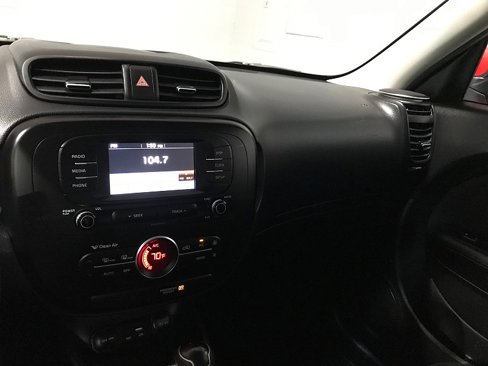 Used 2017 Kia Soul + image 26