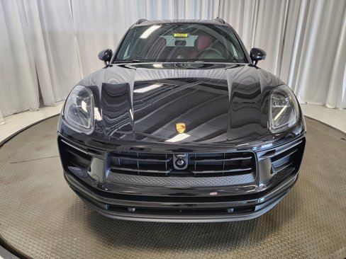 New 2025 Porsche Macan image 33