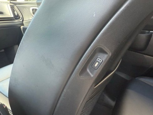 Used 2024 Kia Sorento S image 23