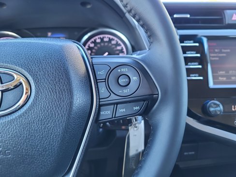 Used 2018 Toyota Camry SE image 20