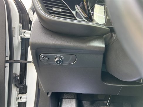 Used 2023 Buick Envision Essence image 15