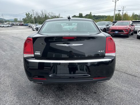 Used 2015 Chrysler 300 Limited image 6