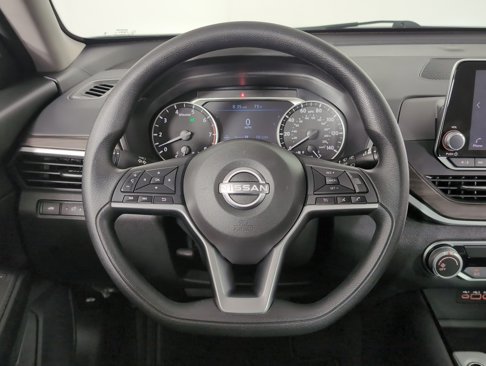 Used 2024 Nissan Altima 2.5 SV image 16