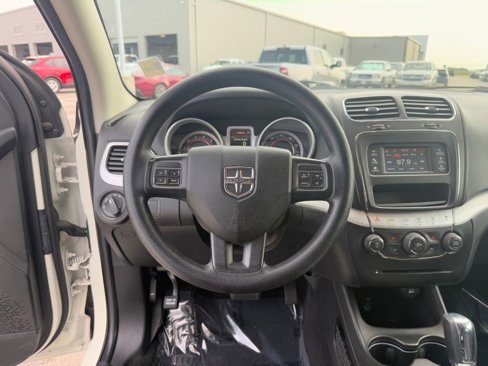 Used 2017 Dodge Journey SE image 13