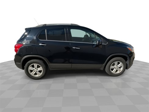 Used 2020 Chevrolet Trax LT w/ Driver Confidence Package image 9