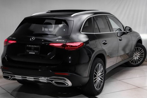 Used 2024 Mercedes-Benz GLC 300 4MATIC image 3