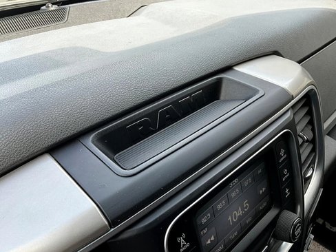 Used 2015 RAM 1500 SLT image 23