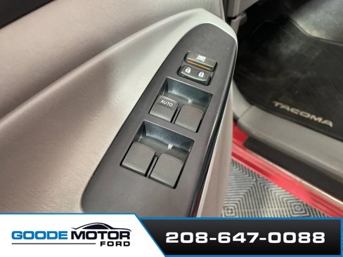 Used 2015 Toyota Tacoma 4x4 Double Cab image 16