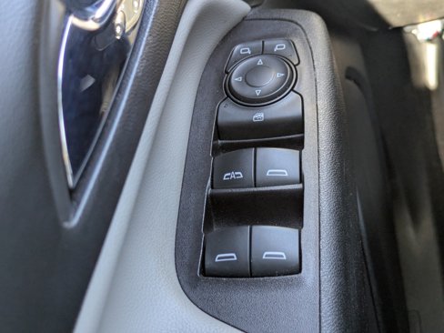 Used 2022 Chevrolet Equinox LS image 22