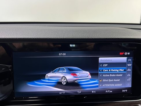 Used 2017 Mercedes-Benz E 300 4MATIC image 34