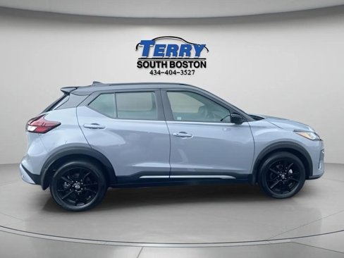 Used 2023 Nissan Kicks SR image 1