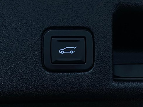 Used 2018 Chevrolet Equinox Premier image 7