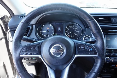 Used 2019 Nissan Rogue SL w/ Premium Package image 13