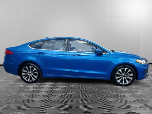 Used 2020 Ford Fusion SE image 5