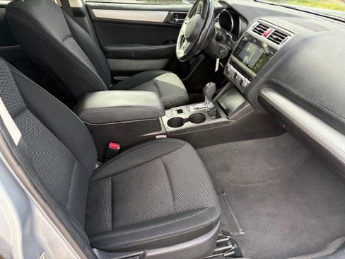 Used 2017 Subaru Outback 2.5i Premium image 17