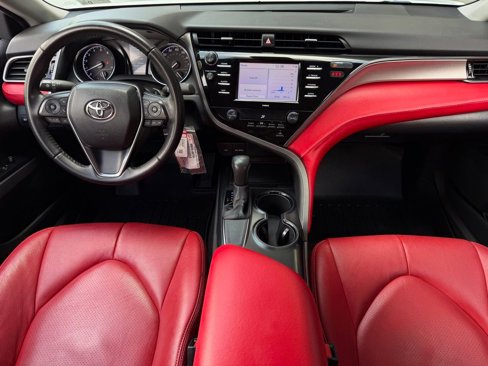 Certified 2020 Toyota Camry SE image 17