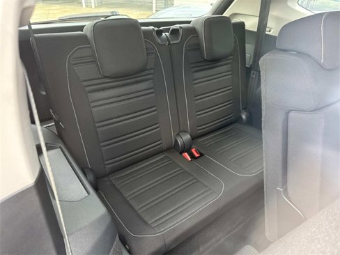 Used 2024 Volkswagen Tiguan S image 7