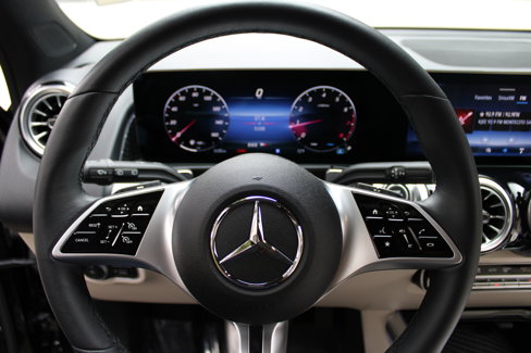 Certified 2025 Mercedes-Benz GLB 250 4MATIC image 16