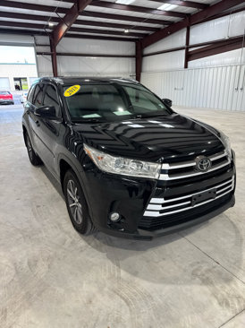 Used 2018 Toyota Highlander XLE image 3
