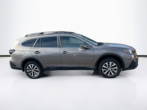 Used 2022 Subaru Outback Premium image 8