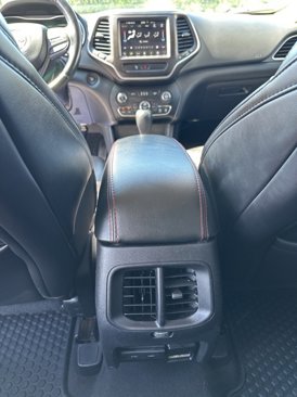 Used 2019 Jeep Cherokee Trailhawk w/ Comfort & Convenience Group image 14