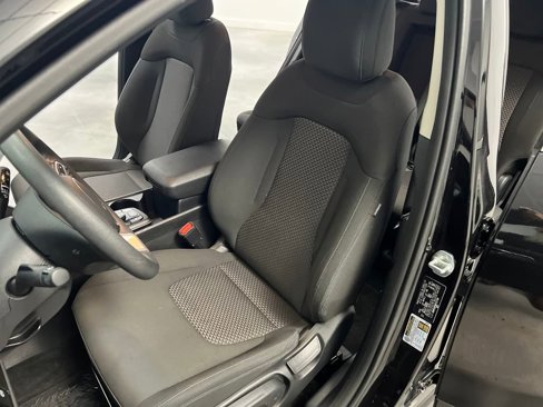 Used 2024 Kia Sportage LX image 9