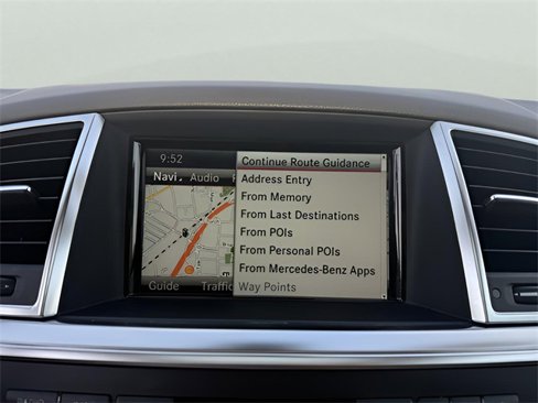 Used 2015 Mercedes-Benz ML 250 BlueTEC 4MATIC image 16