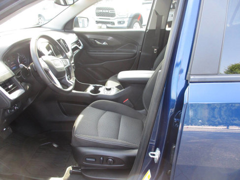 Used 2023 GMC Terrain SLE w/ Driver Convenience Package image 17