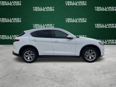 Used 2019 Alfa Romeo Stelvio image 4