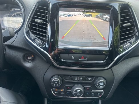 Used 2020 Jeep Cherokee Limited image 30
