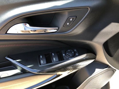 New 2025 Chevrolet Trax RS w/ Sunroof Package image 10
