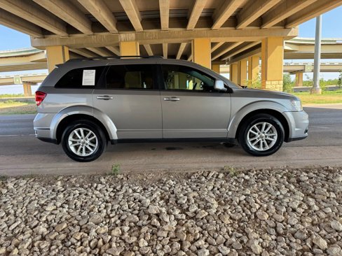 Used 2015 Dodge Journey SXT w/ Flexible Seating Group image 2