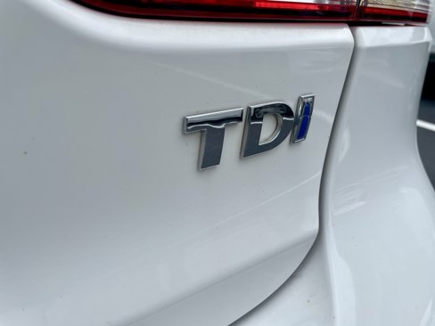 Used 2012 Volkswagen Golf TDI image 8