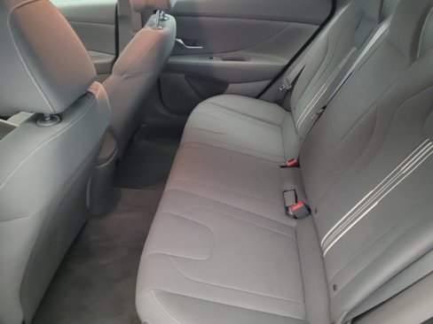 Used 2023 Hyundai Elantra SEL image 18