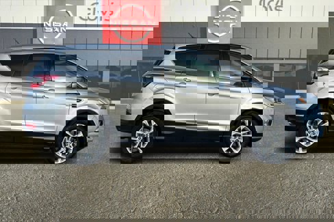 Used 2017 Ford Escape SE image 9
