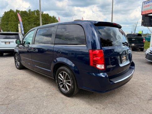 Used 2017 Dodge Grand Caravan SXT image 3