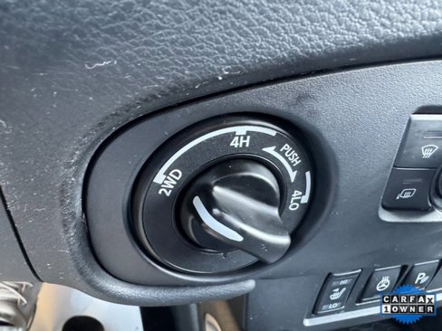 Used 2023 Nissan Frontier SV image 18