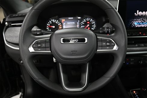 New 2025 Jeep Compass Sport image 12