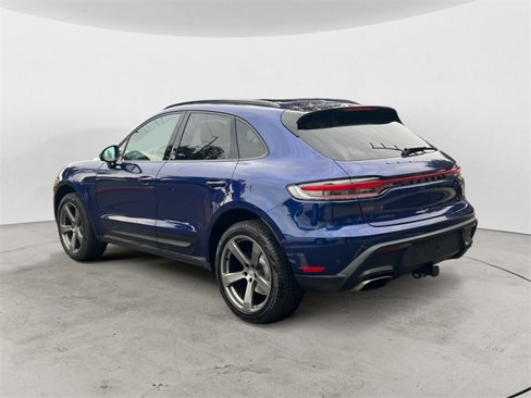 Used 2024 Porsche Macan image 3