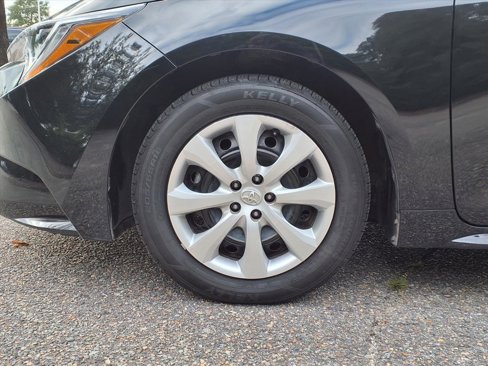Used 2024 Toyota Corolla LE image 4